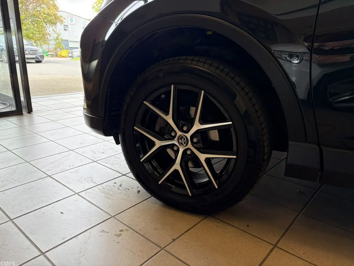 Toyota RAV4 MPV, Diesel, 2016, Black