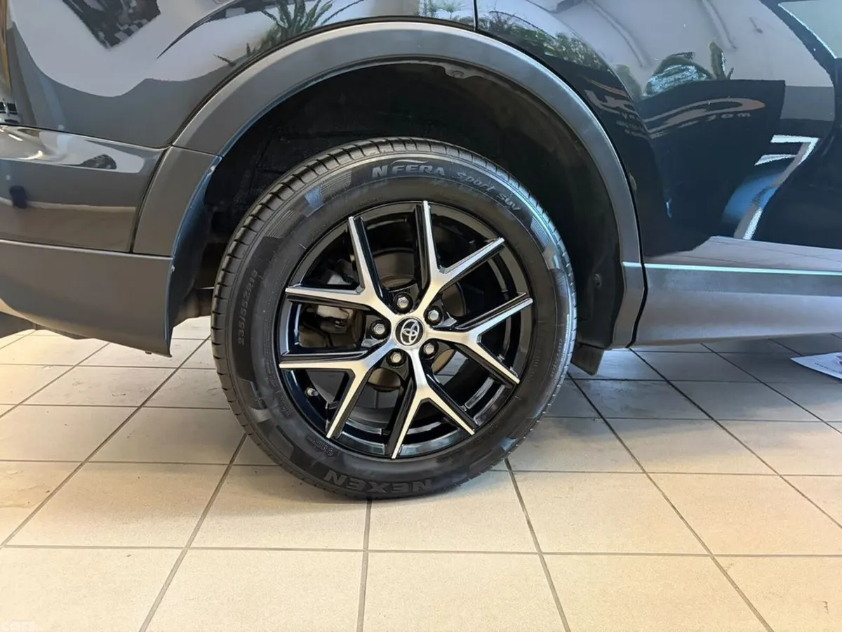 Toyota RAV4 MPV, Diesel, 2016, Black