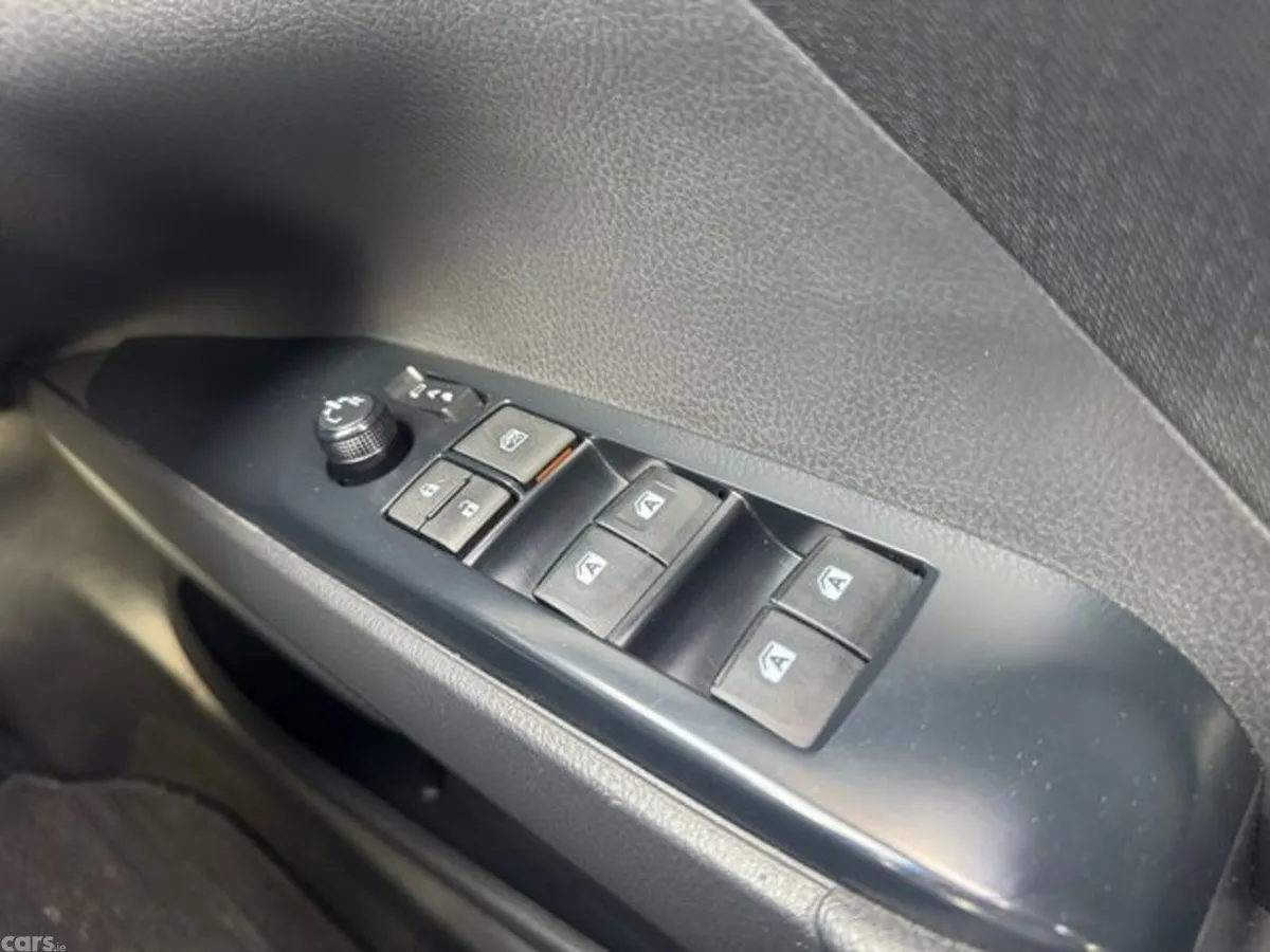 Toyota Camry Saloon, Petrol Hybrid, 2021, Silver