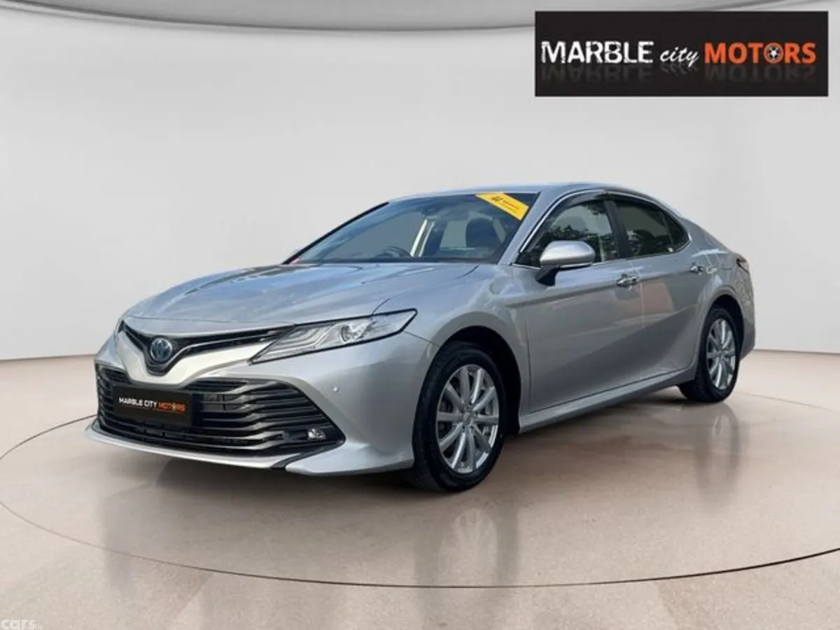 Toyota Camry Saloon, Petrol Hybrid, 2021, Silver