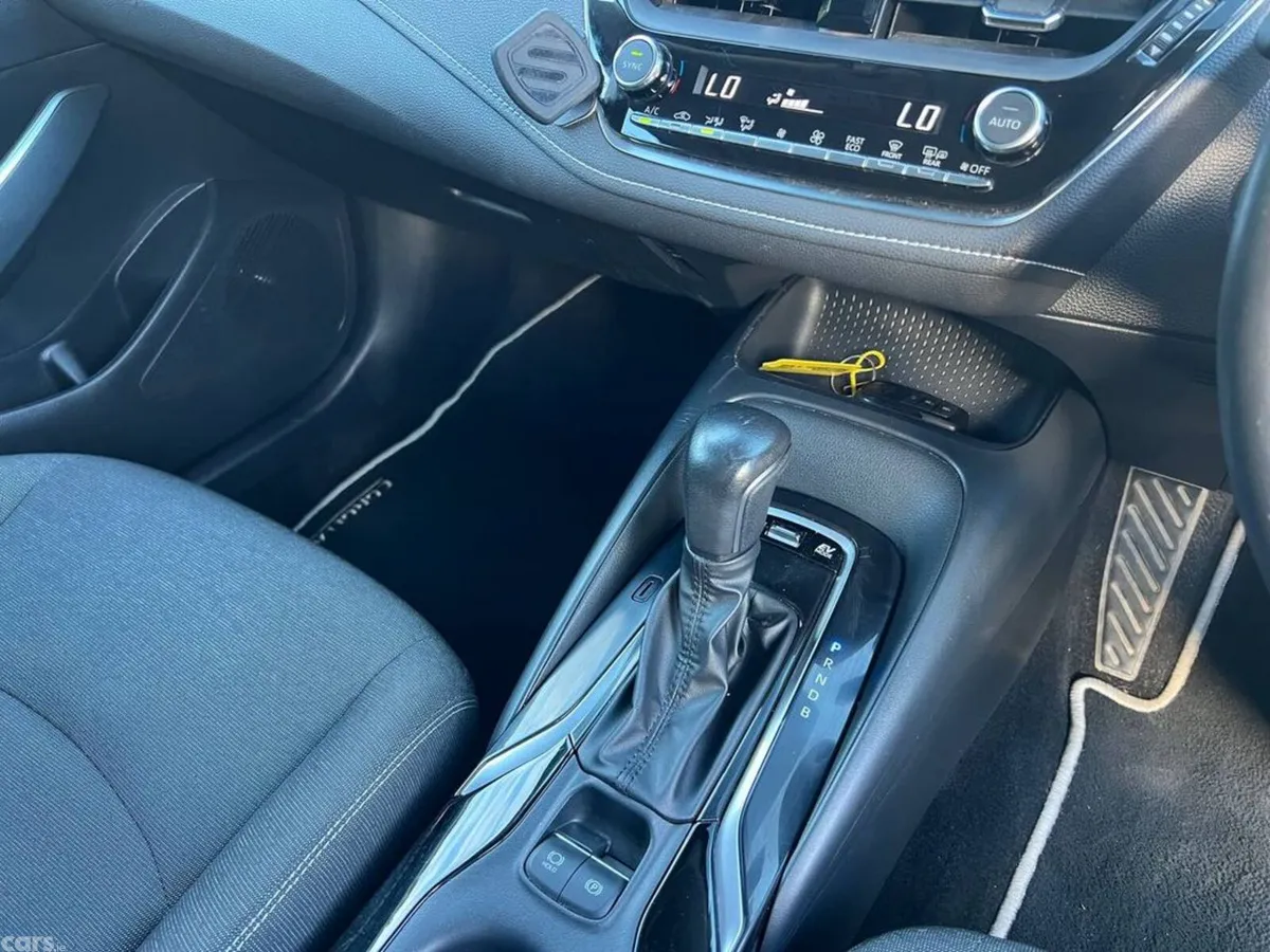 Toyota Corolla Saloon, Petrol Hybrid, 2023, Grey