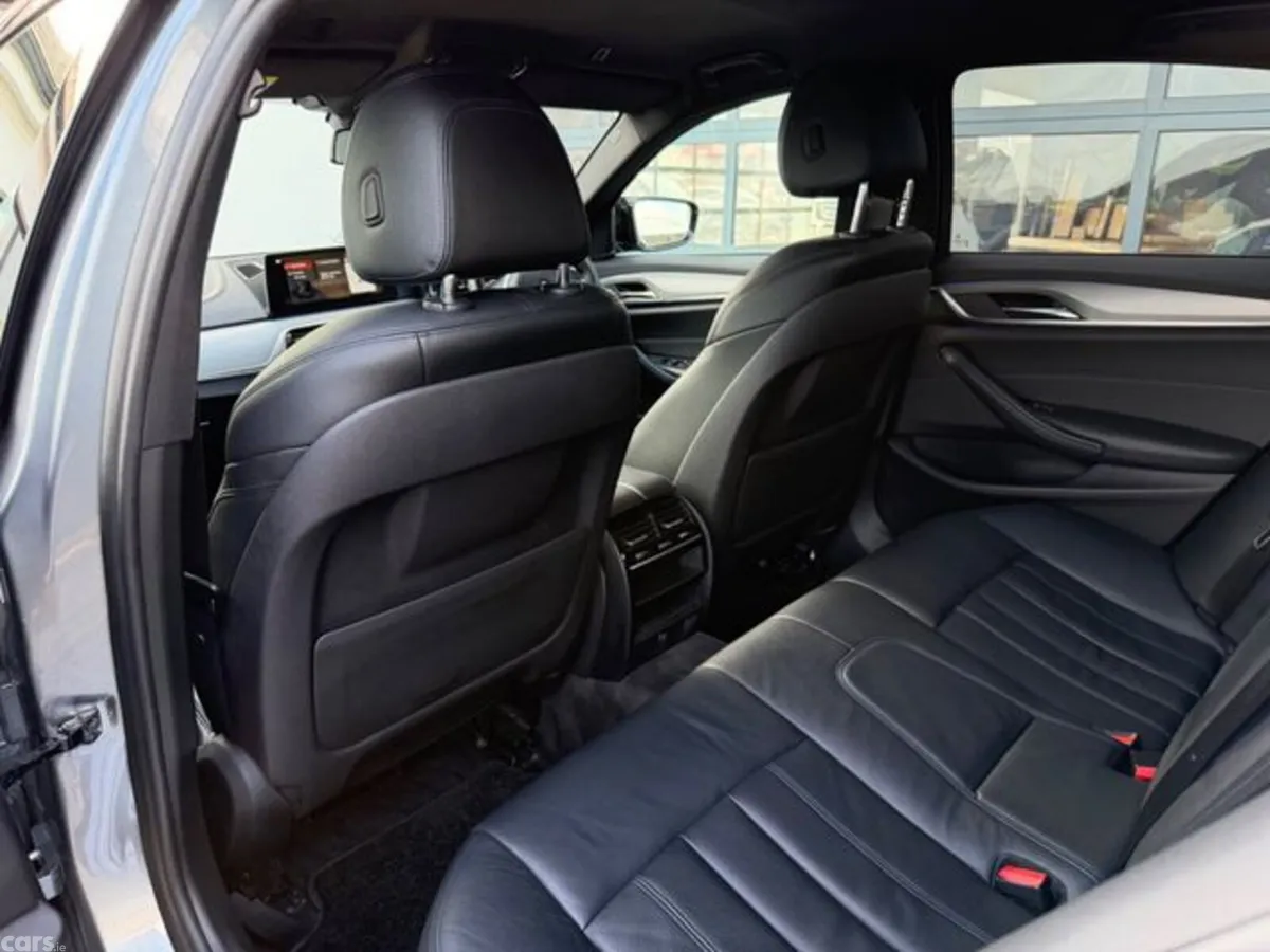 BMW 5-Series Saloon, Petrol Plug-in Hybrid, 2018, Blue