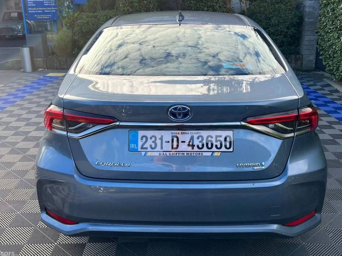 Toyota Corolla Saloon, Petrol Hybrid, 2023, Grey