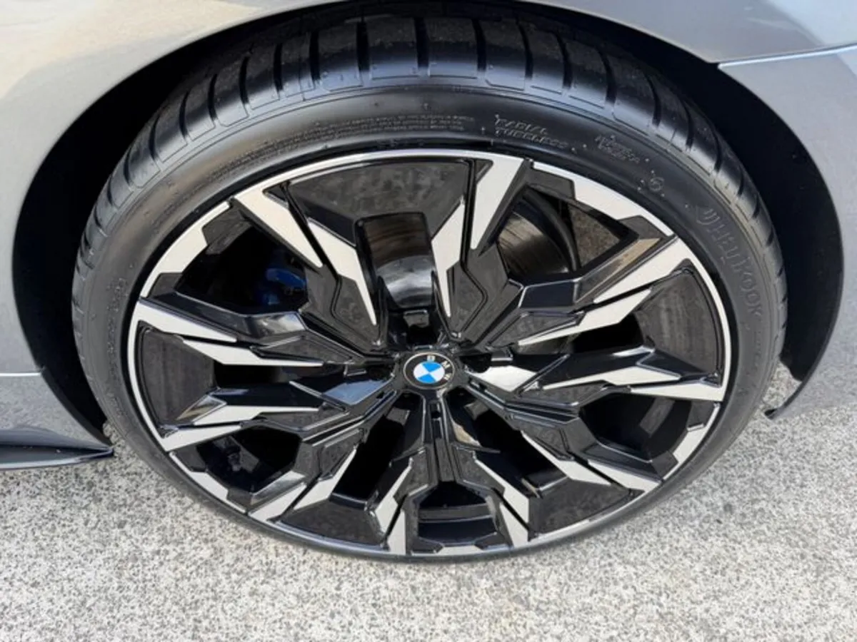 BMW 5-Series Saloon, Petrol Plug-in Hybrid, 2018, Blue