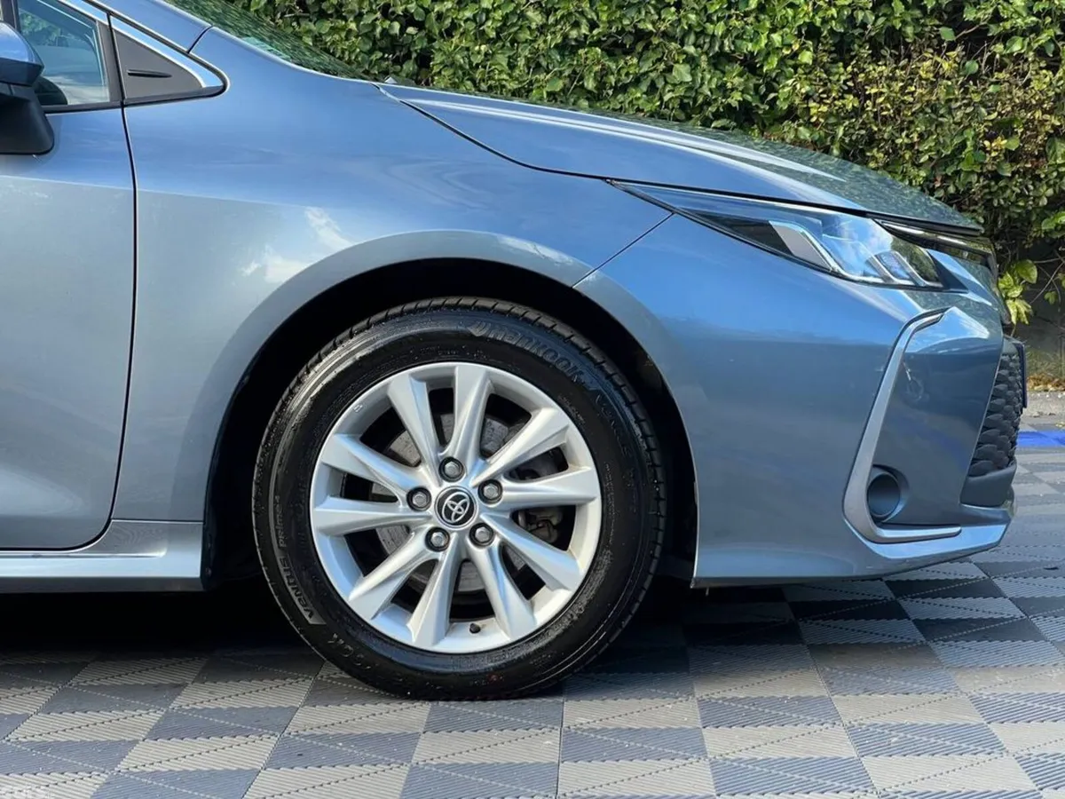 Toyota Corolla Saloon, Petrol Hybrid, 2023, Grey