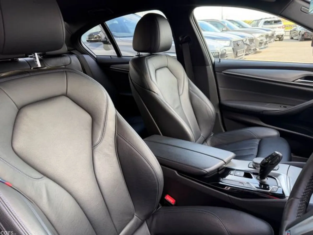 BMW 5-Series Saloon, Petrol Plug-in Hybrid, 2018, Blue