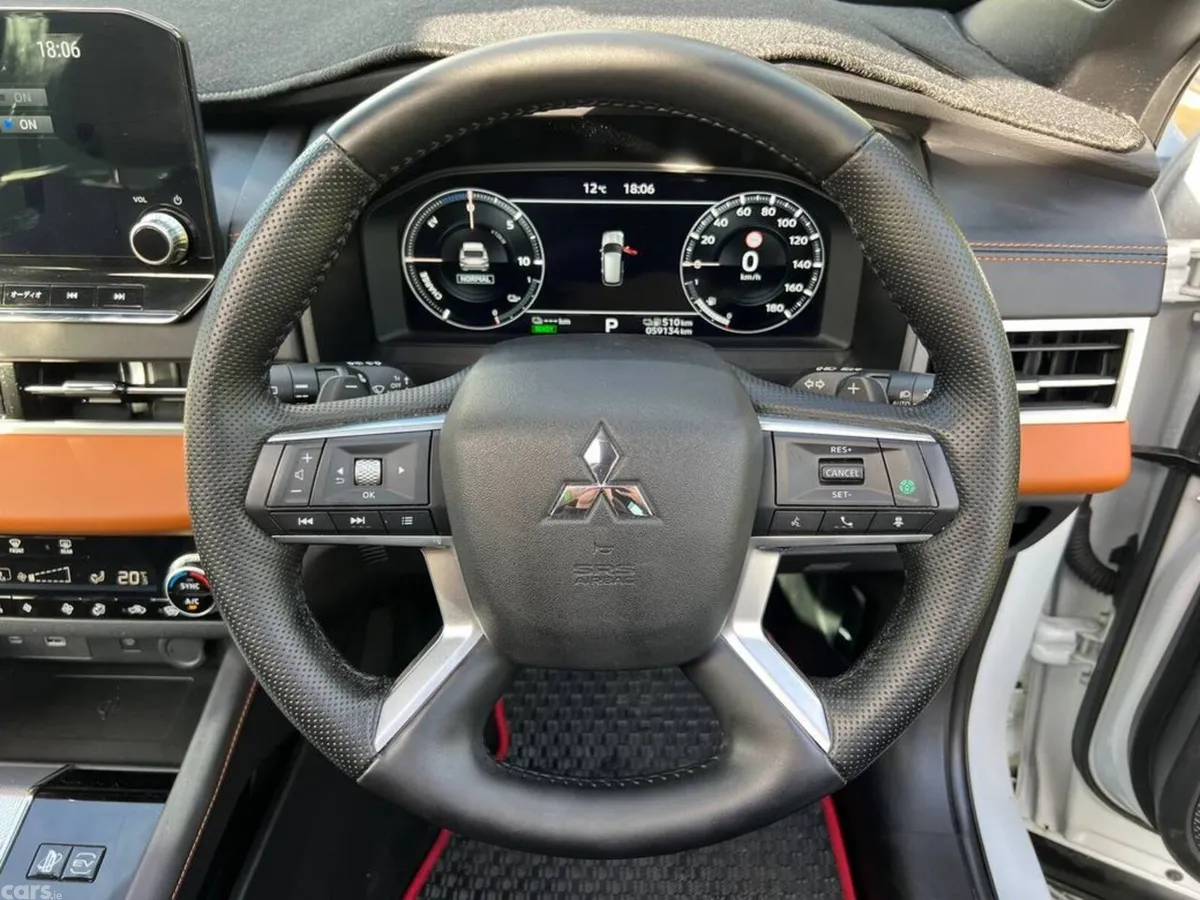 Mitsubishi Outlander SUV, Petrol Hybrid, 2023, White