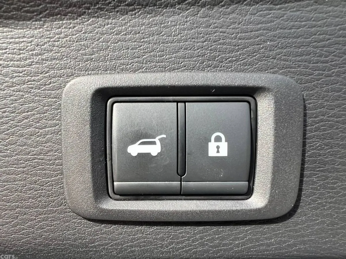 Mitsubishi Outlander SUV, Petrol Hybrid, 2023, White