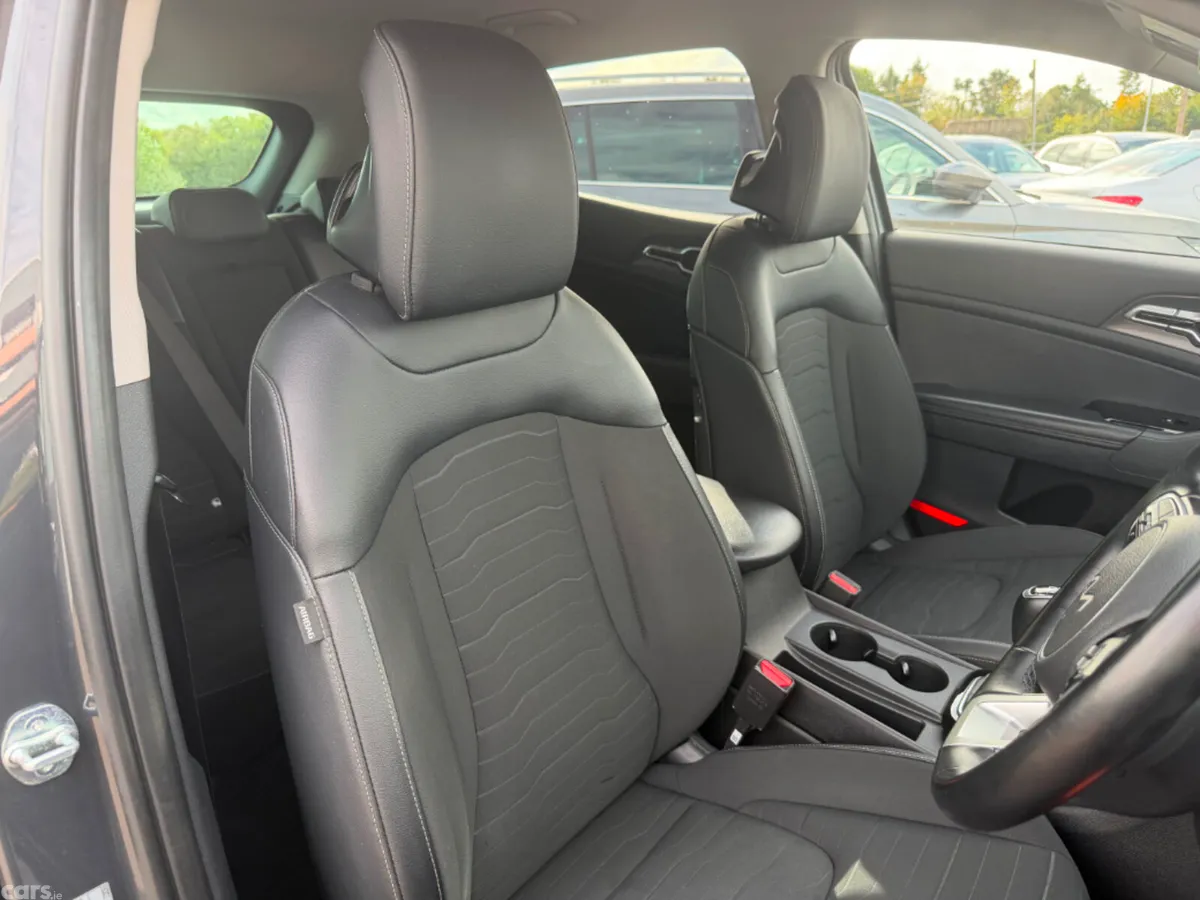 Kia Sportage SUV, Diesel Hybrid, 2023, Grey