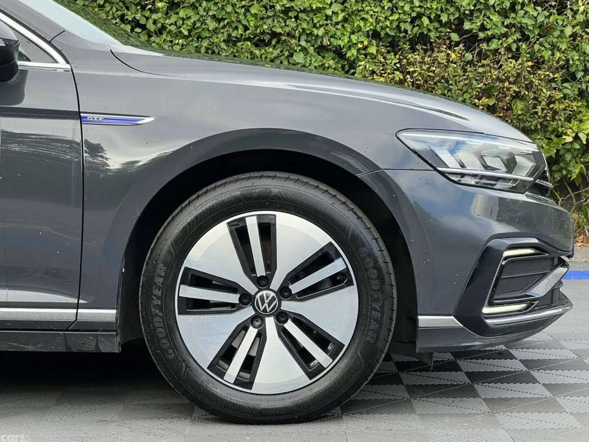 Volkswagen Passat Saloon, Petrol Plug-in Hybrid, 2021, Grey