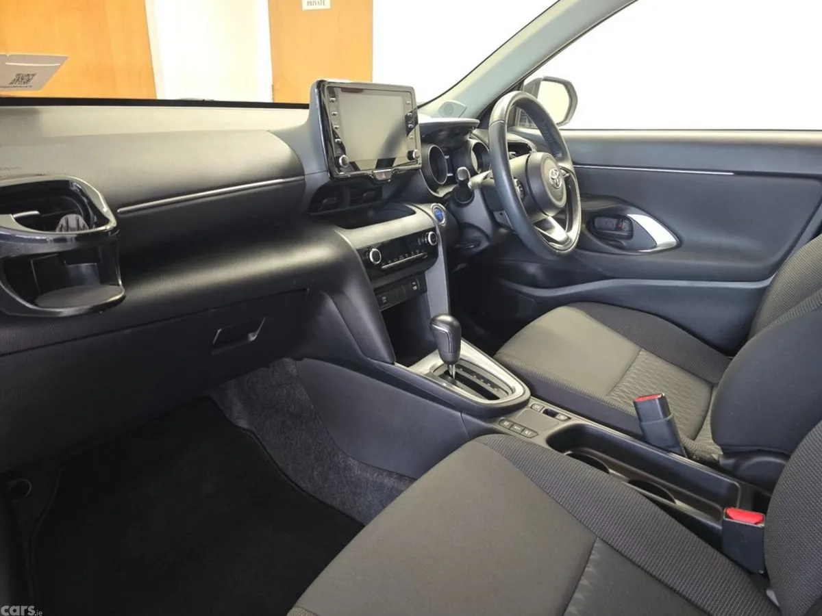 Toyota Yaris Cross SUV, Petrol Hybrid, 2022, White