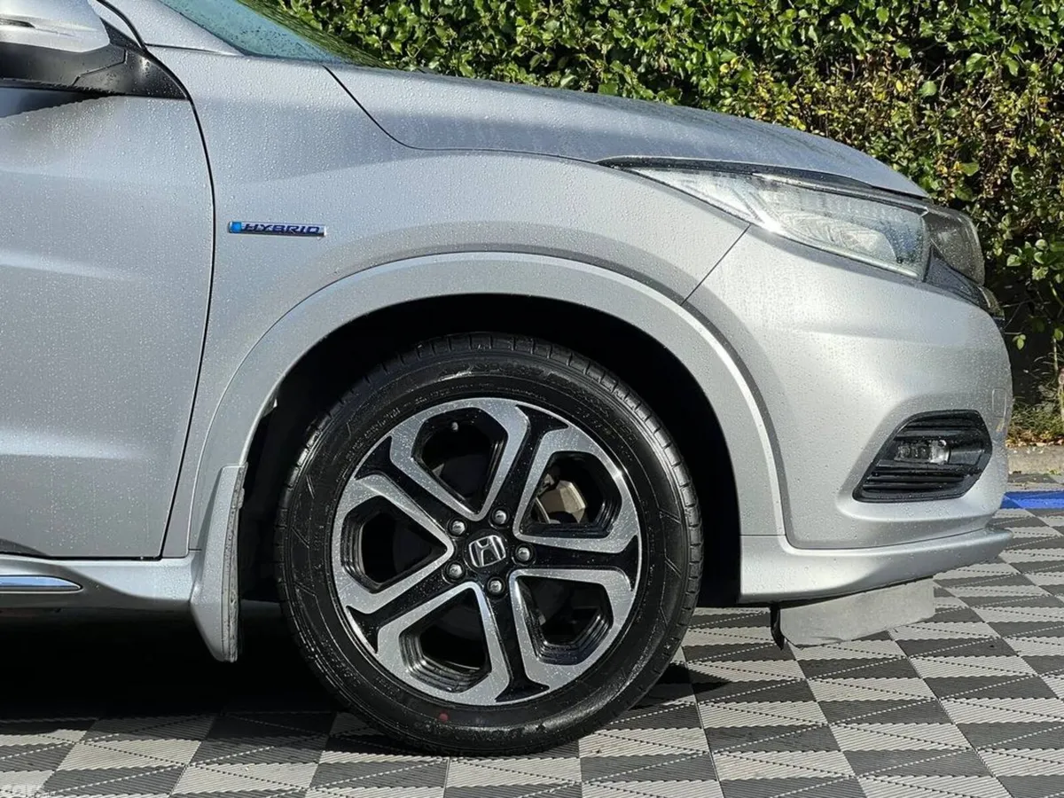 Honda Vezel SUV, Petrol Hybrid, 2018, Silver