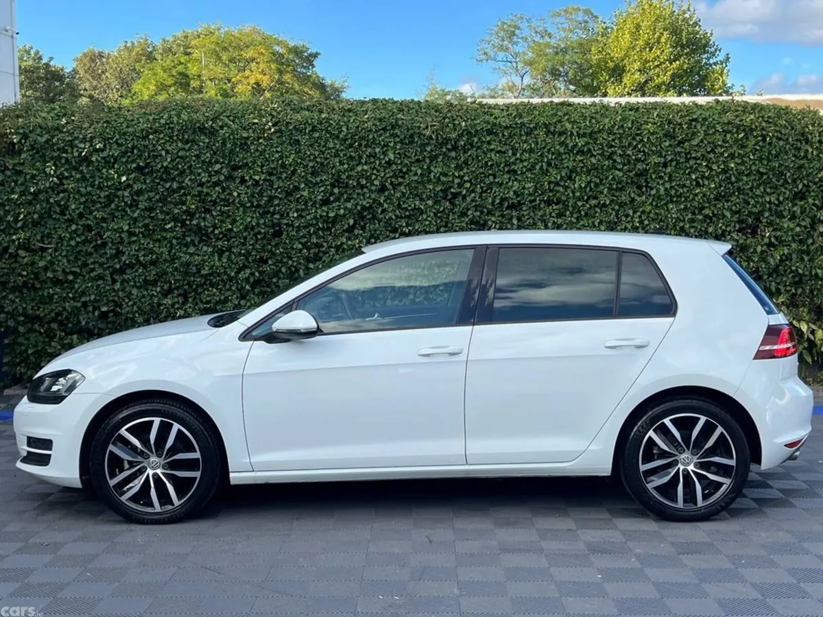 Volkswagen Golf Hatchback, Petrol, 2017, White