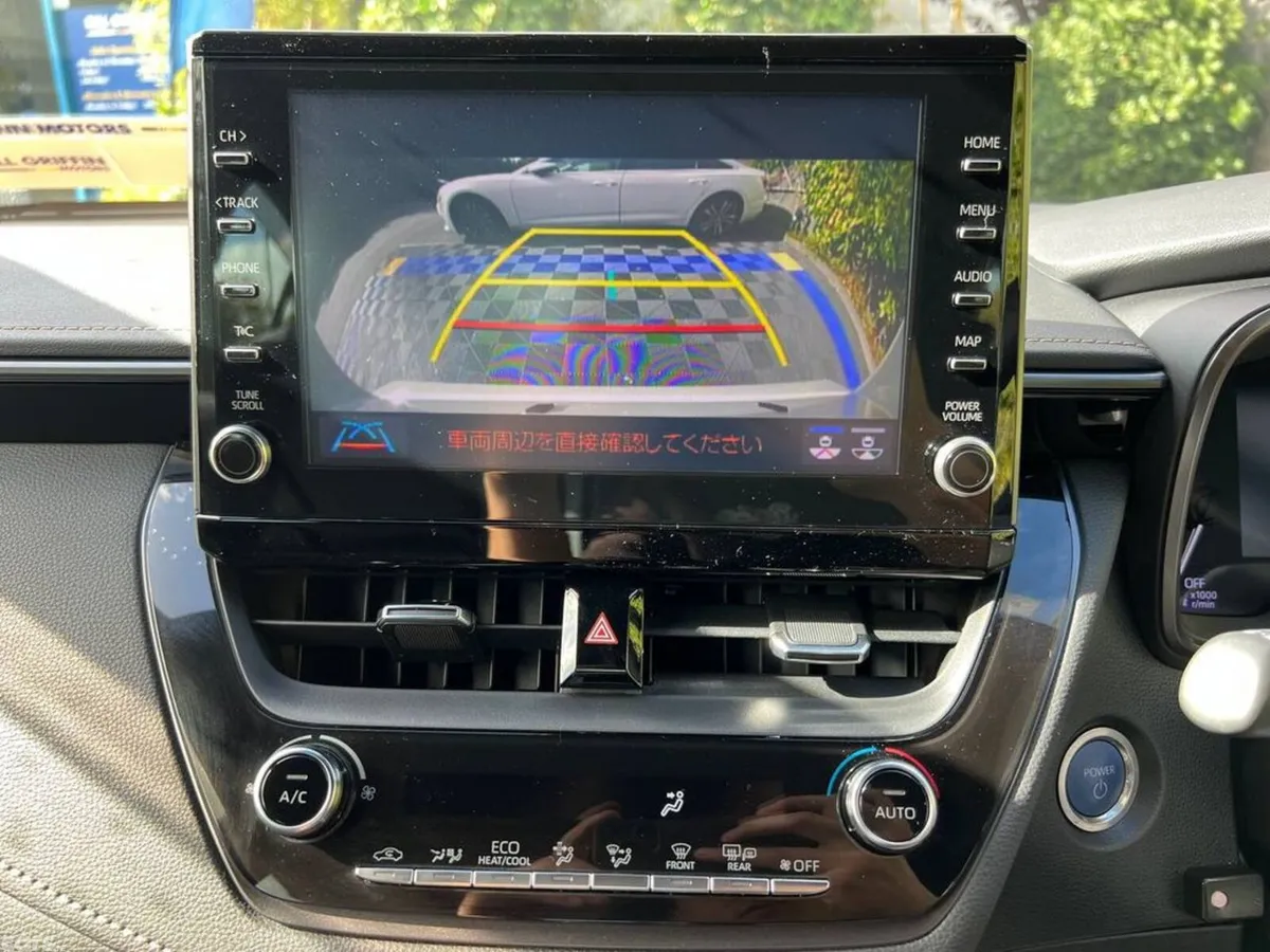Toyota Corolla Saloon, Petrol Hybrid, 2019, White