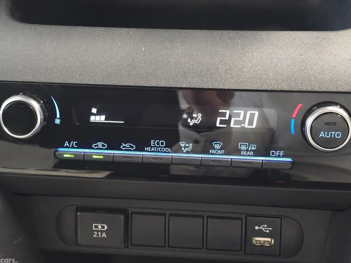Toyota Yaris Cross SUV, Petrol Hybrid, 2022, White