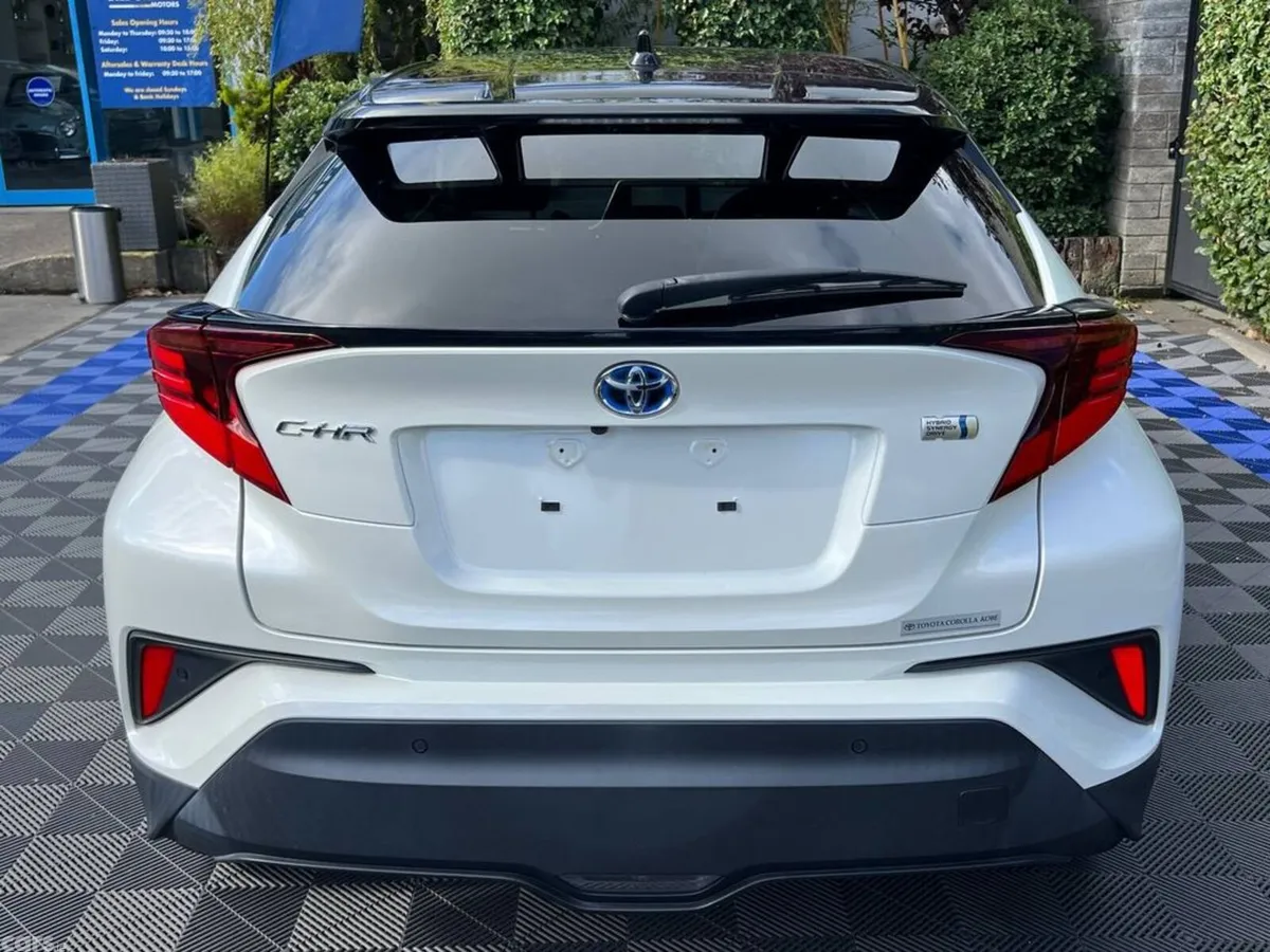 Toyota C-HR SUV, Petrol Hybrid, 2021, White