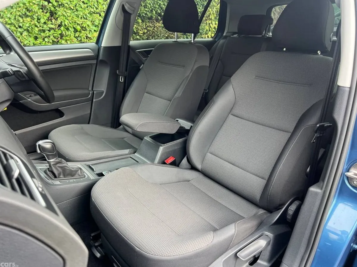 Volkswagen Golf Hatchback, Petrol, 2015, Blue
