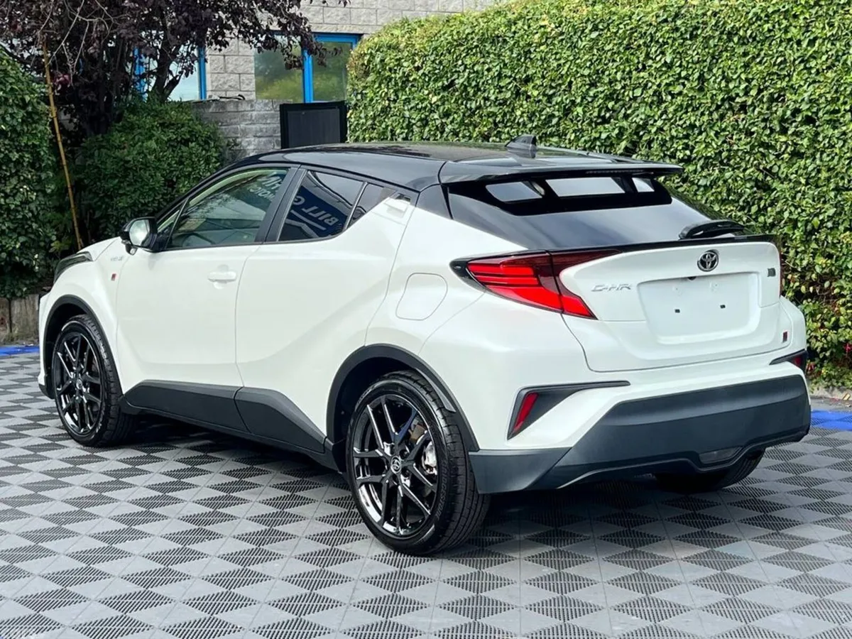 Toyota C-HR SUV, Petrol Hybrid, 2020, White