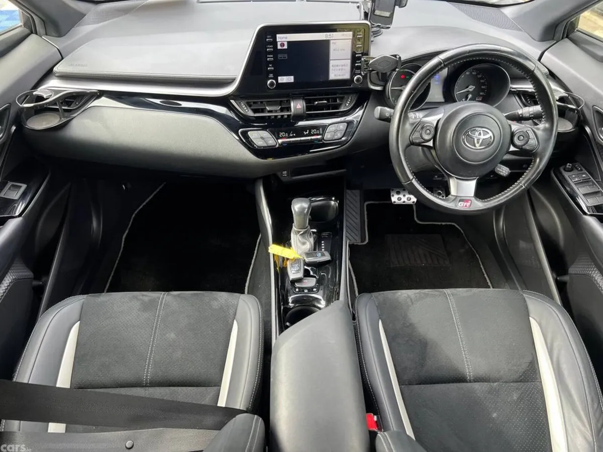 Toyota C-HR SUV, Petrol Hybrid, 2020, White