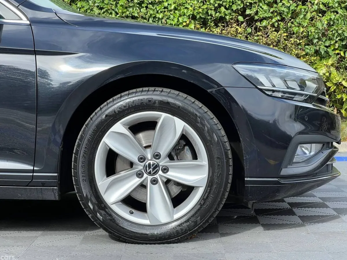 Volkswagen Passat Saloon, Diesel, 2022, Black