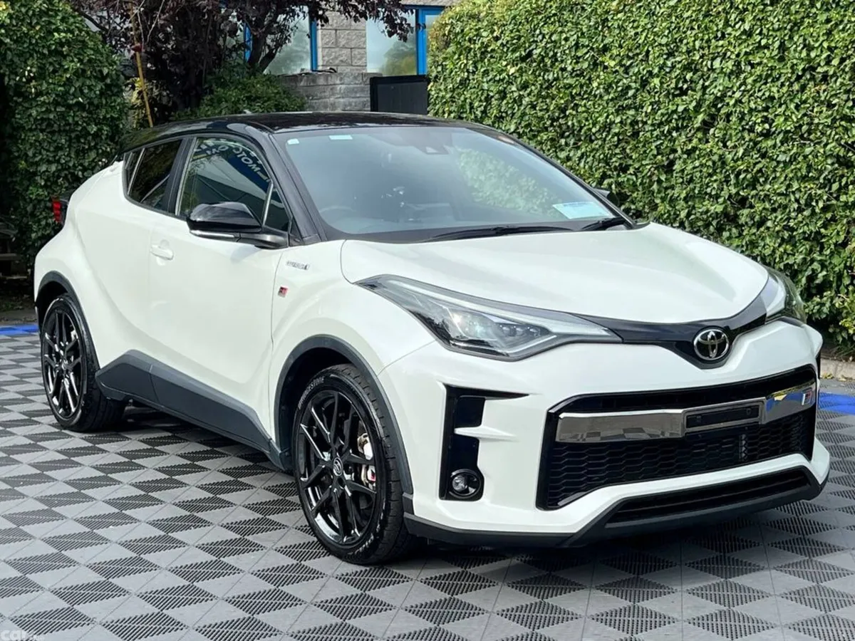 Toyota C-HR SUV, Petrol Hybrid, 2020, White