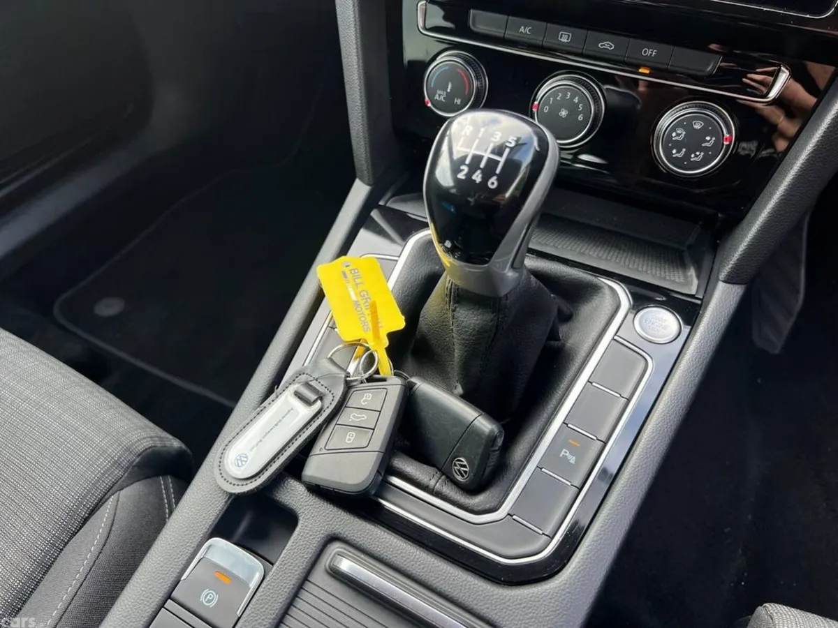 Volkswagen Passat Saloon, Diesel, 2022, Black