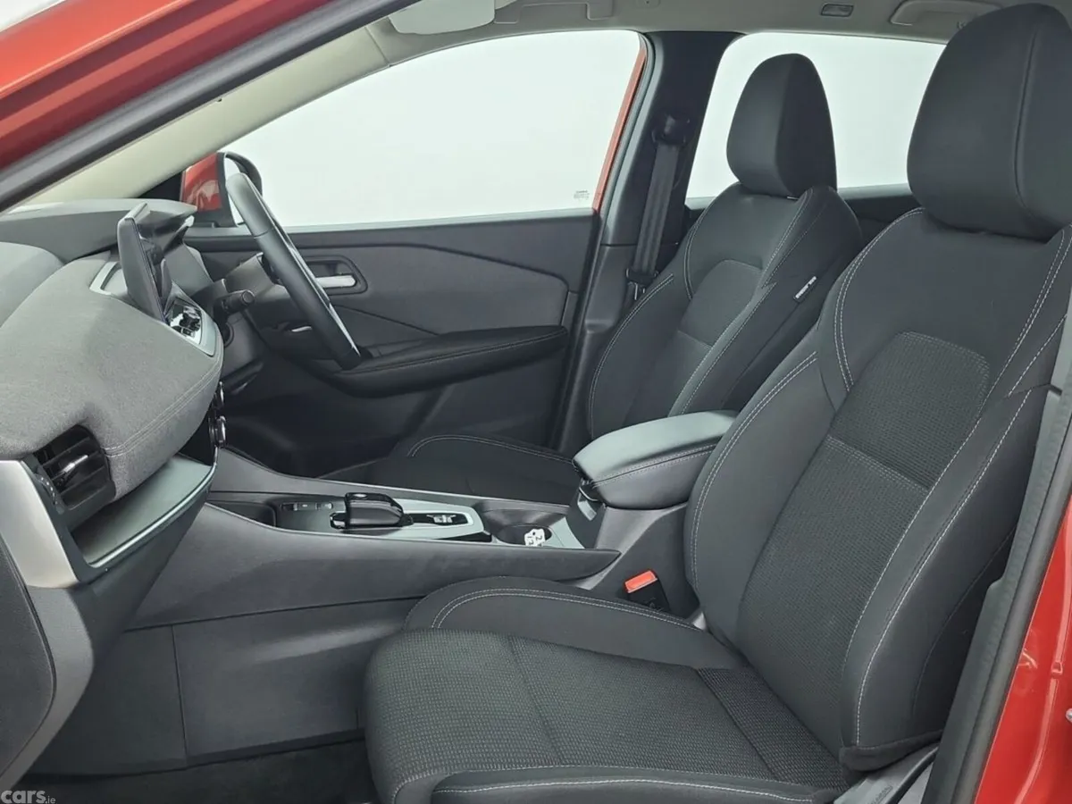 Nissan Qashqai MPV, Petrol Hybrid, 2026, Red