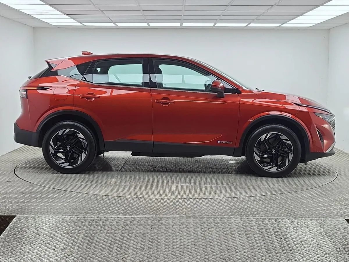 Nissan Qashqai MPV, Petrol Hybrid, 2026, Red