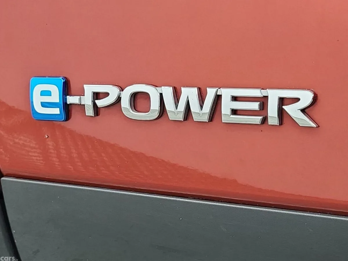Nissan Qashqai MPV, Petrol Hybrid, 2026, Red
