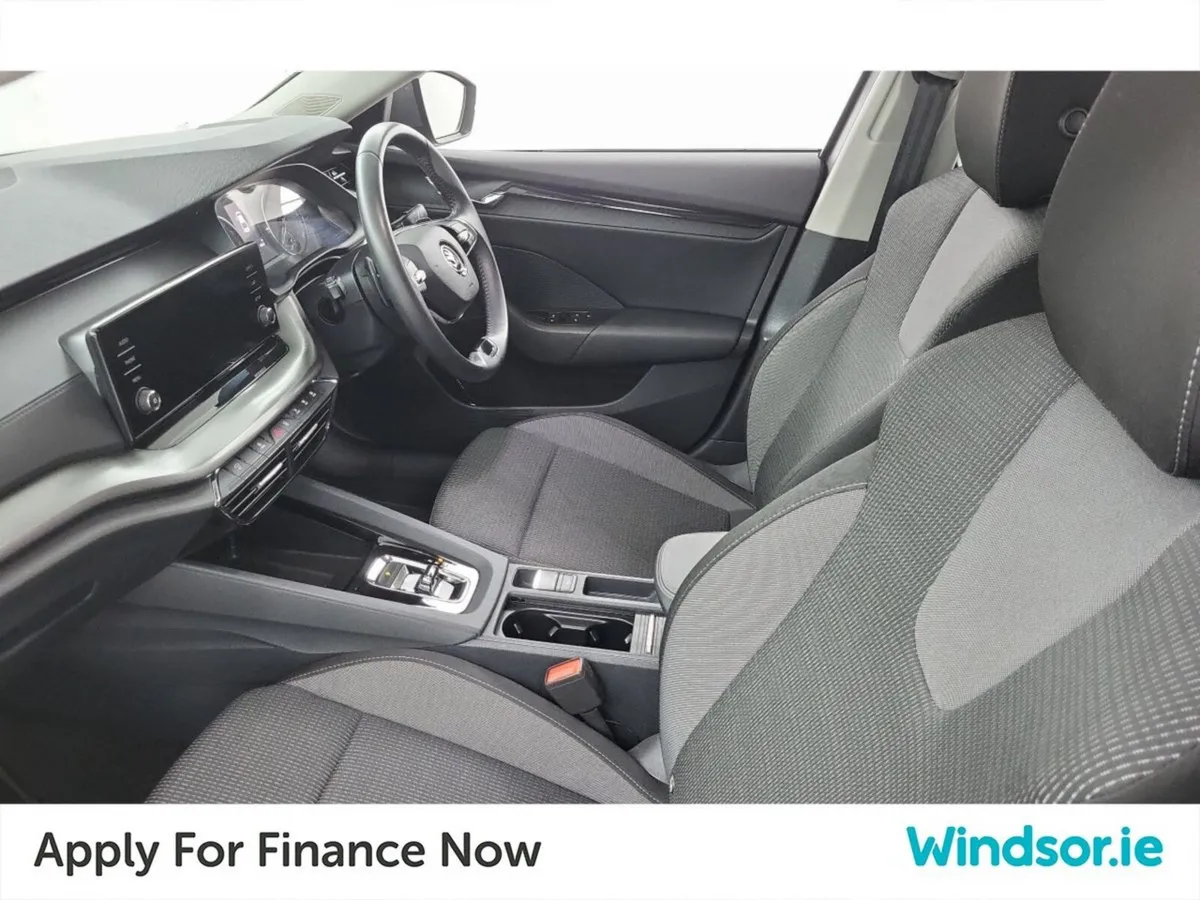 Skoda Octavia Saloon, Diesel, 2024, Grey