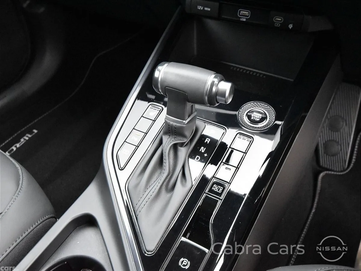 Kia Niro SUV, Petrol Hybrid, 2023, White