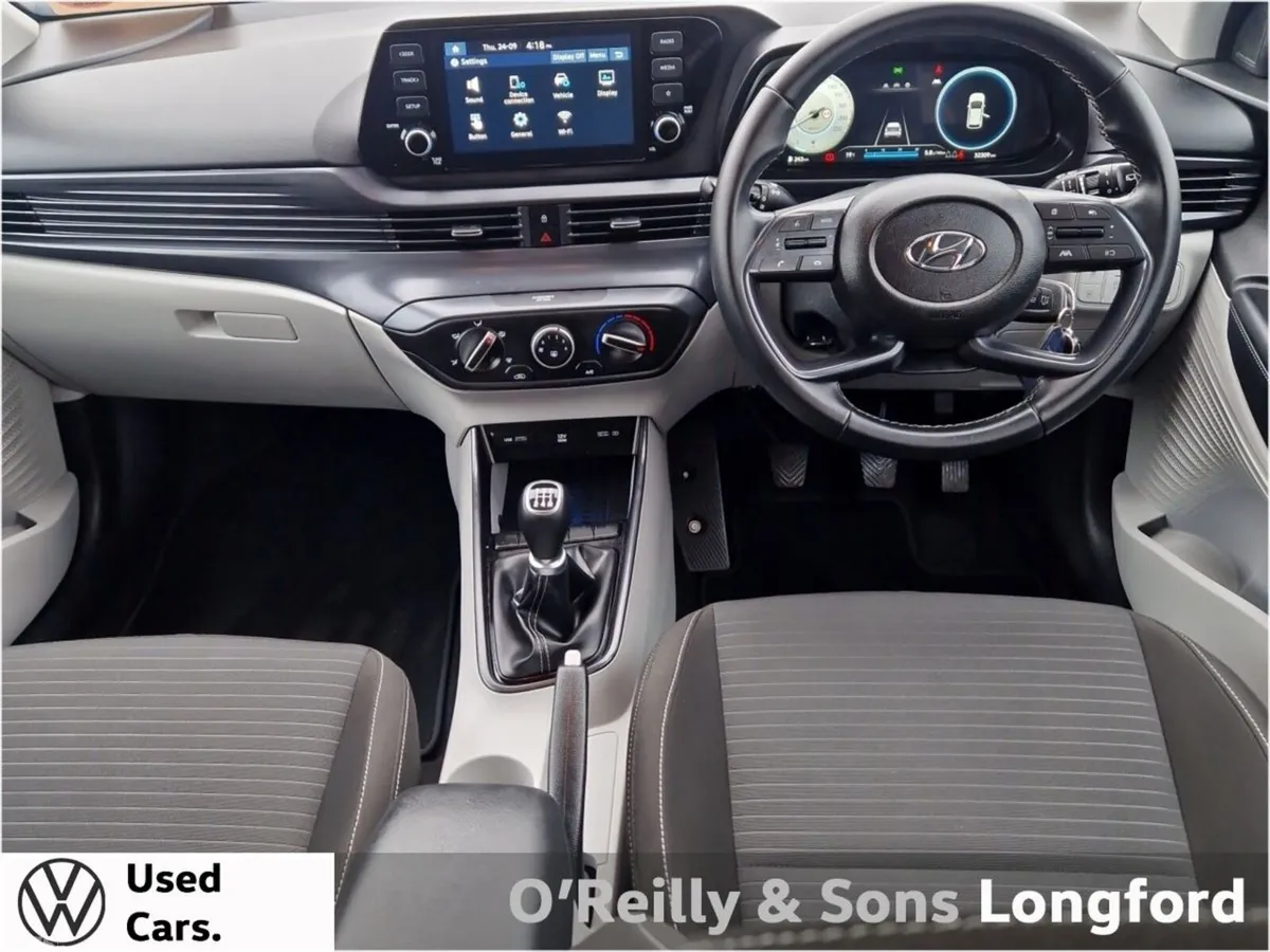 Hyundai i20 Hatchback, Petrol, 2024, White