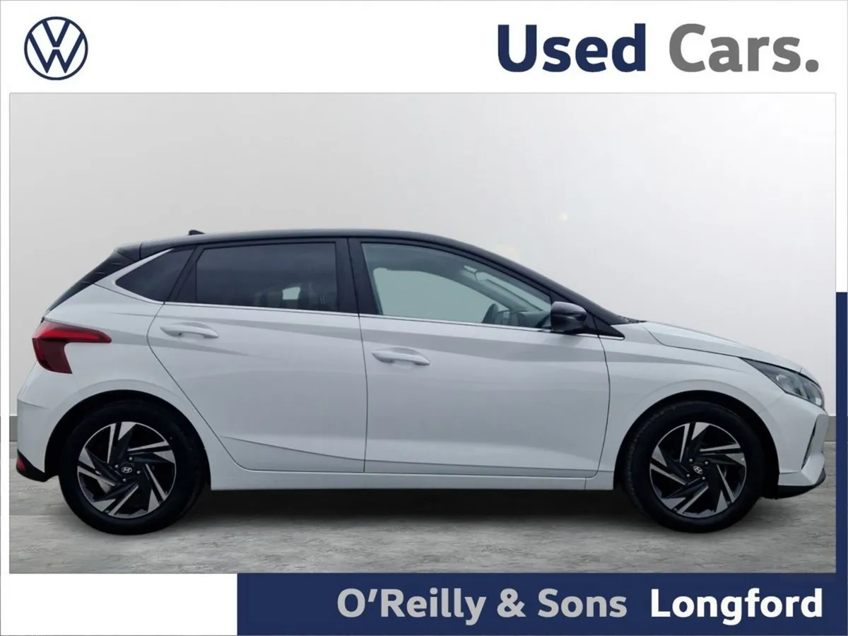 Hyundai i20 Hatchback, Petrol, 2024, White