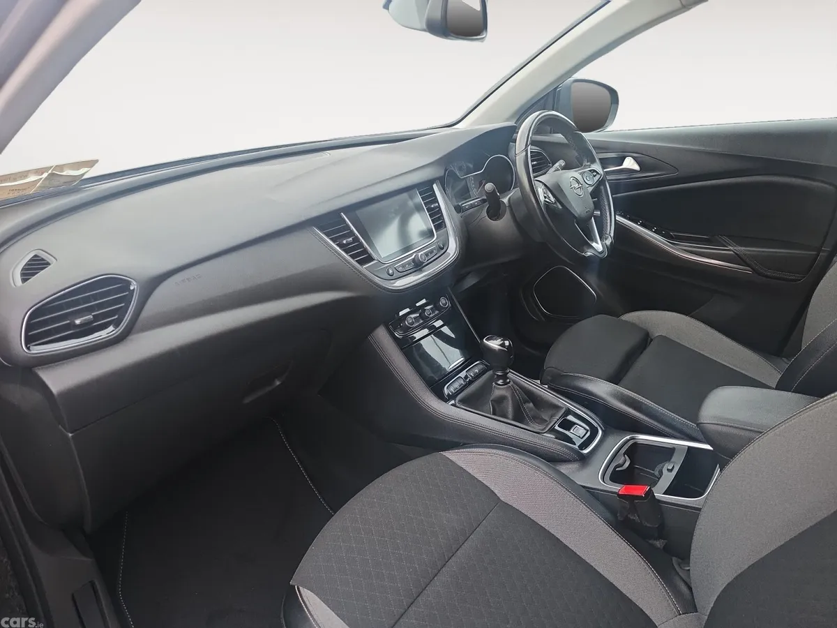 Opel Grandland X SUV, Diesel, 2019, Black
