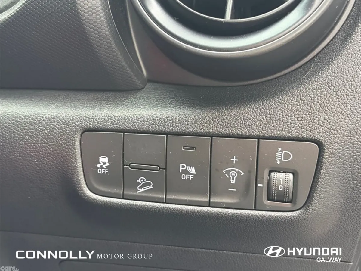 Hyundai KONA MPV, Petrol, 2022, Black