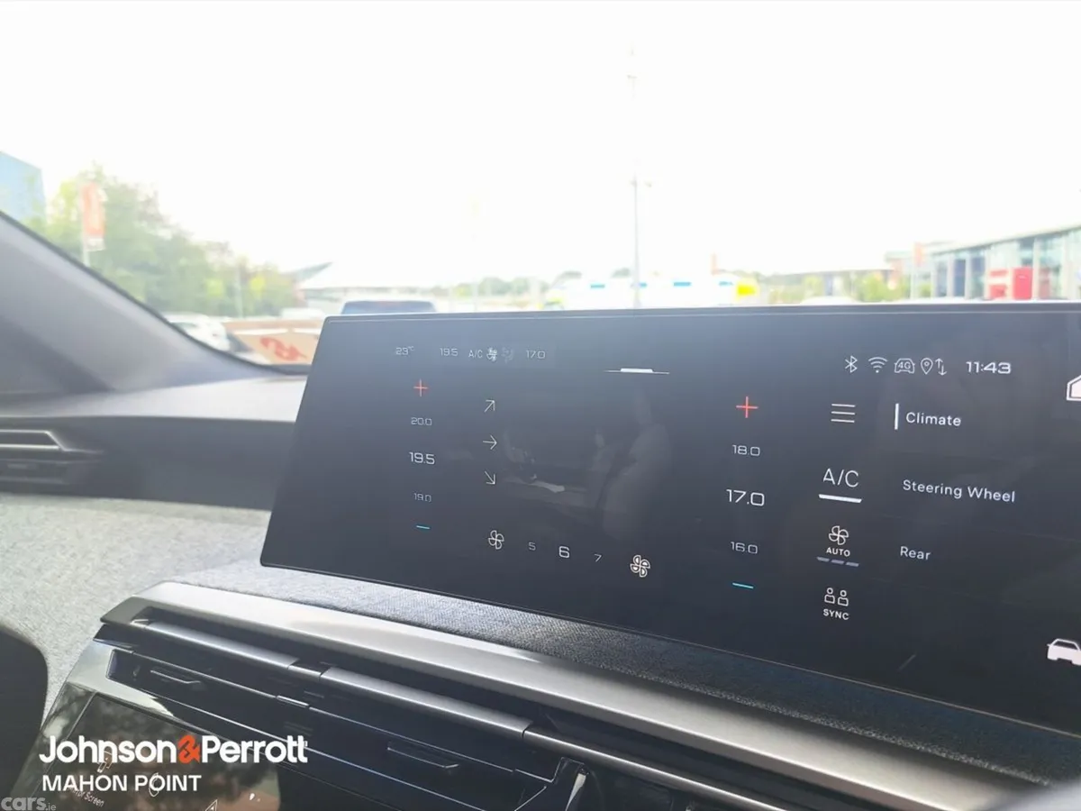 Peugeot 5008 MPV, Petrol, 2026, Black