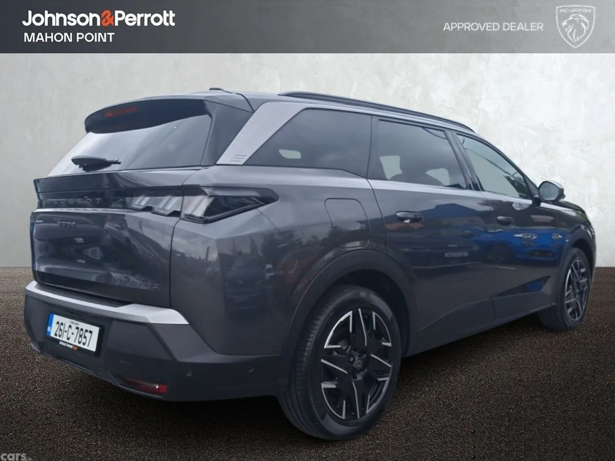 Peugeot 5008 MPV, Petrol, 2026, Grey