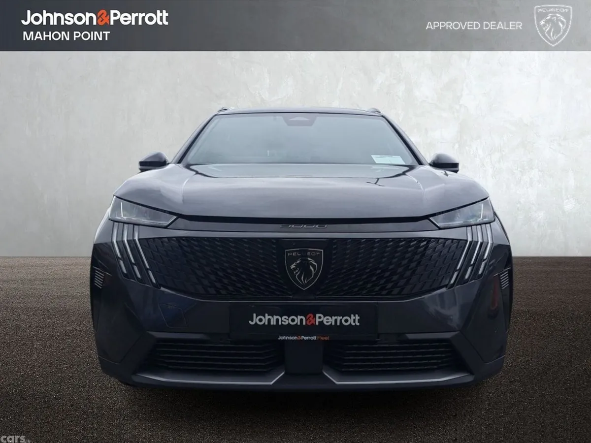 Peugeot 5008 MPV, Petrol, 2026, Grey