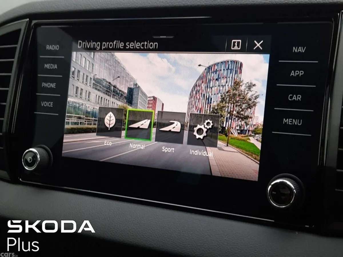 Skoda Karoq SUV, Diesel, 2026, Grey
