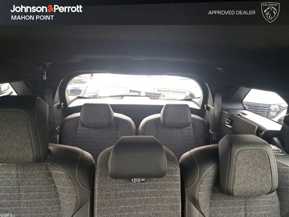 Peugeot 5008 MPV, Petrol, 2026, Black