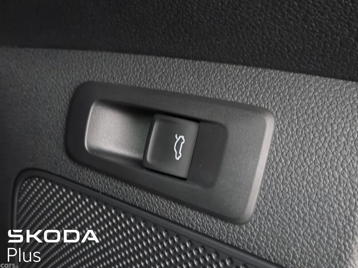 Skoda Karoq SUV, Diesel, 2026, Grey