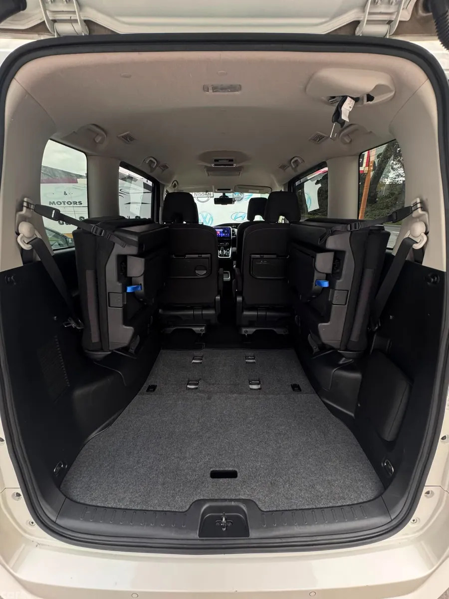 Nissan Serena MPV, Petrol Hybrid, 2019, White