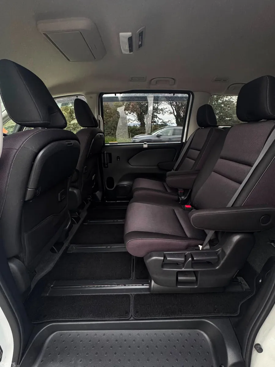 Nissan Serena MPV, Petrol Hybrid, 2019, White