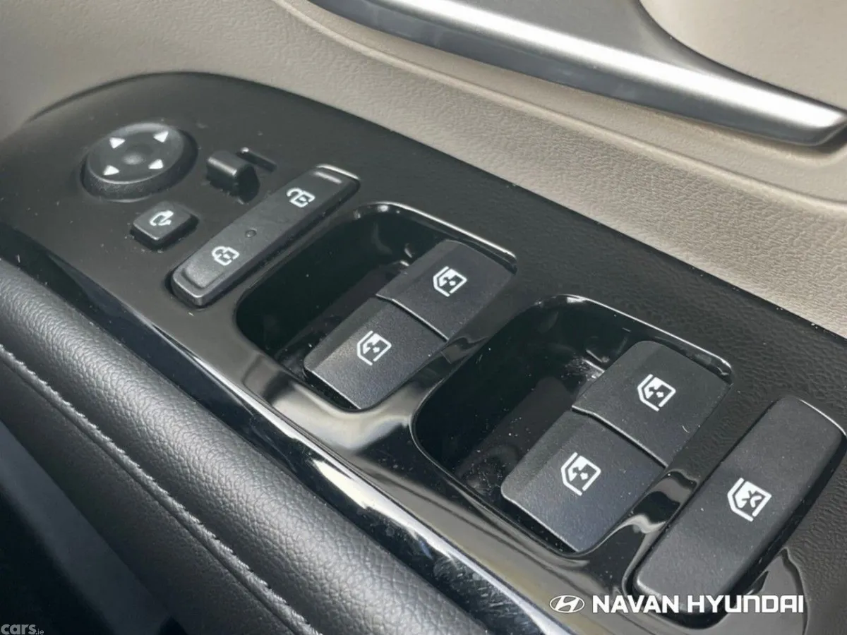 Hyundai Tucson SUV, Petrol Hybrid, 2022, Red