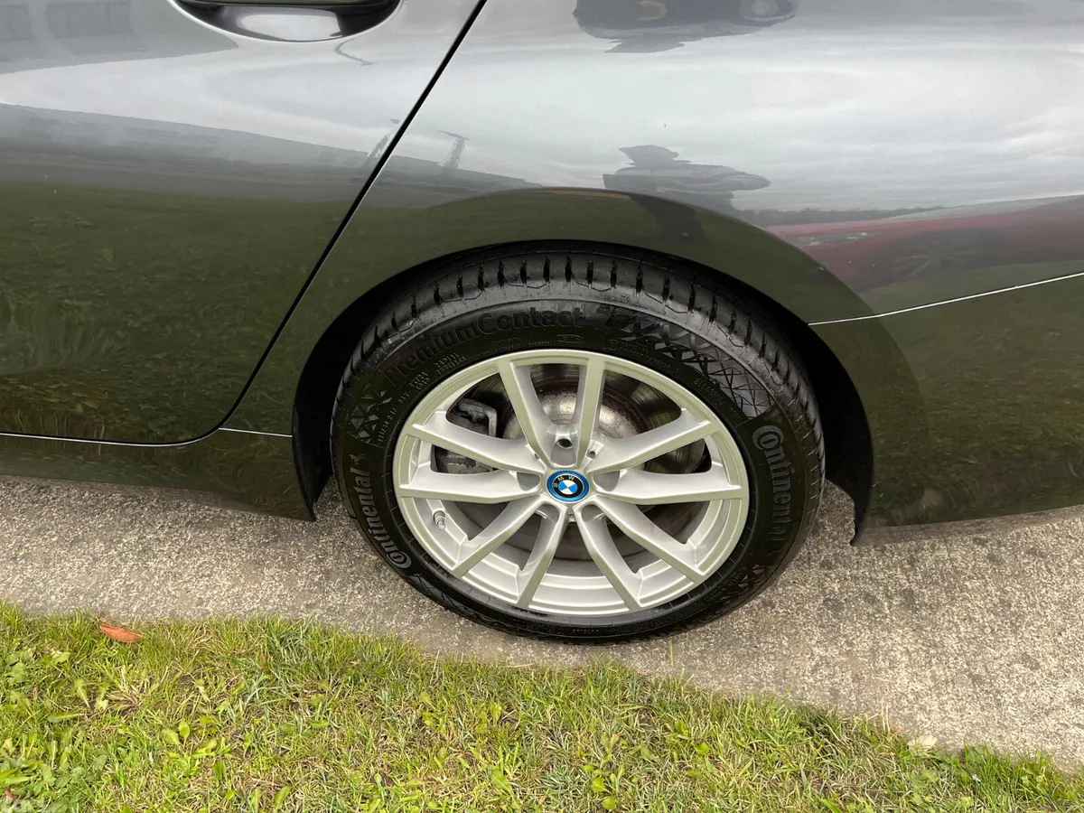 BMW 3-Series Saloon, Petrol Hybrid, 2022, Grey