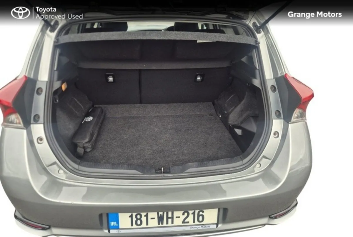 Toyota Auris MPV, Petrol Hybrid, 2018, Grey