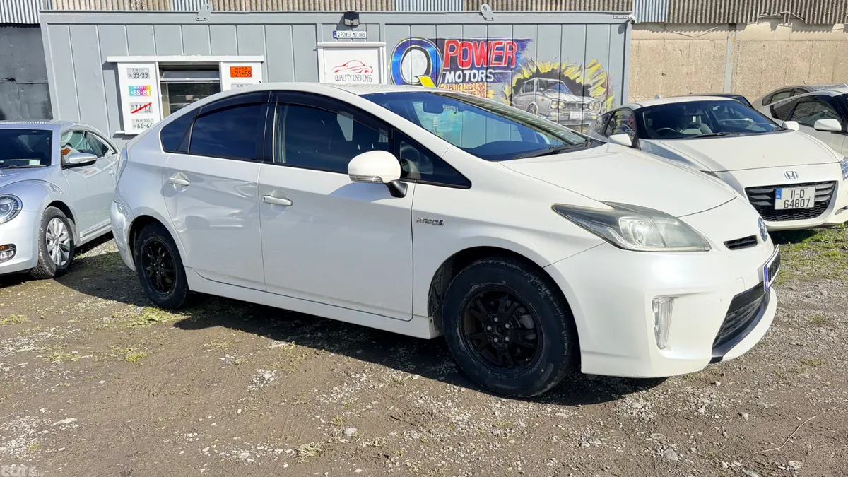 Toyota Prius Hatchback, Petrol Hybrid, 2014, White