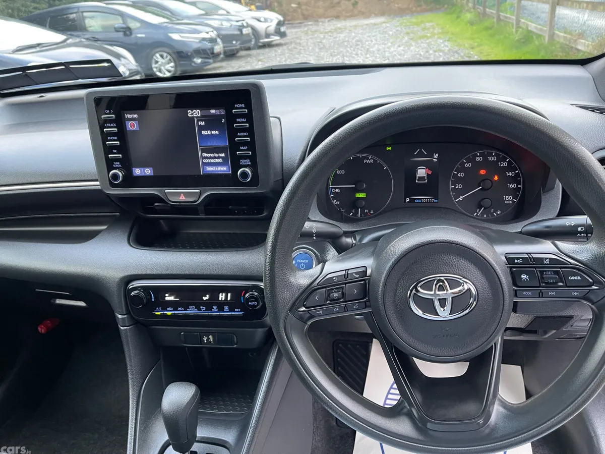 Toyota Yaris Hatchback, Petrol Hybrid, 2021, Silver