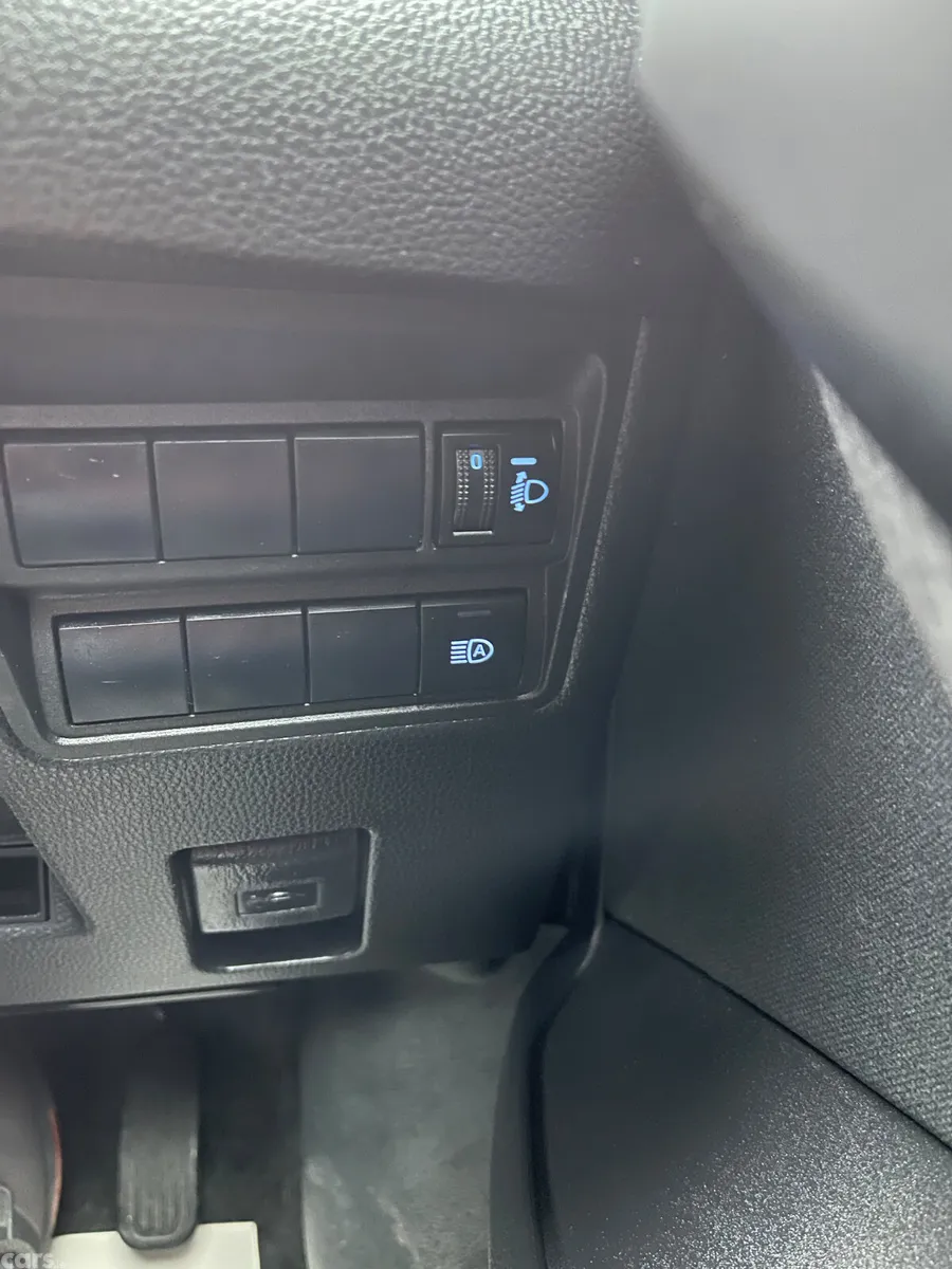 Toyota Yaris Hatchback, Petrol Hybrid, 2021, Silver