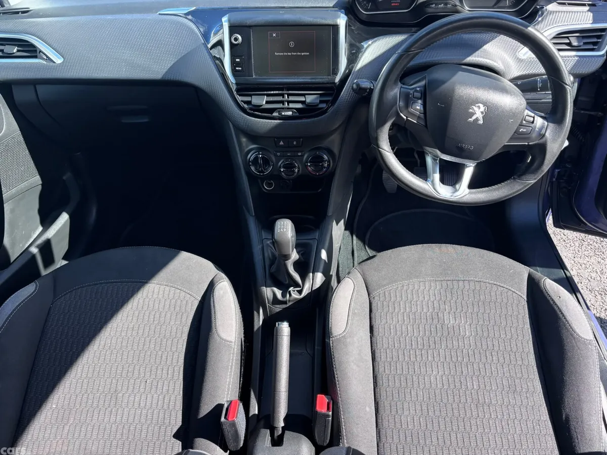 Peugeot 208 Hatchback, Diesel, 2017, Blue